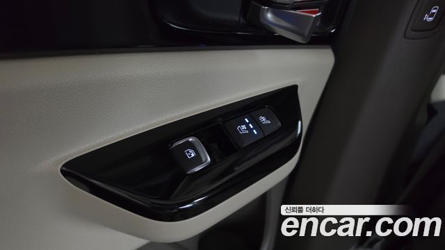 Kia Canival 2023 — photo 26