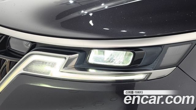 Kia Canival 2023 — photo 8