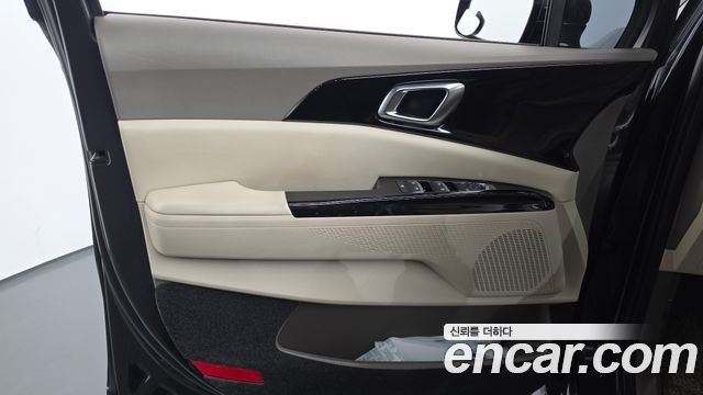 Kia Canival 2023 — photo 14