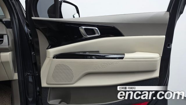 Kia Canival 2023 — photo 15