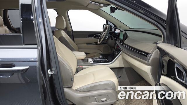 Kia Canival 2023 — photo 16