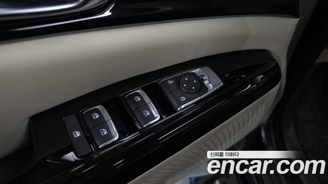 Kia Canival 2023 — photo 30