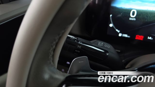 Kia Canival 2023 — photo 35