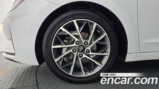 Hyundai AVANTE 2019 — photo 5