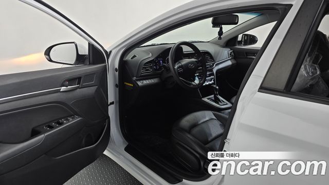 Hyundai AVANTE 2019 — photo 10