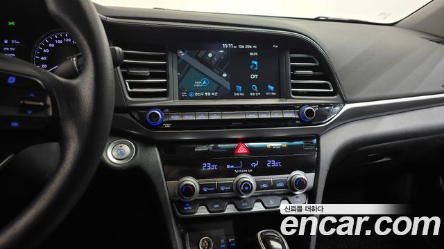 Hyundai AVANTE 2019 — photo 13