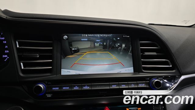 Hyundai AVANTE 2019 — photo 14