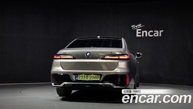 BMW 7-Series 2024 — photo 4