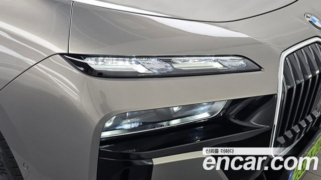 BMW 7-Series 2024 — photo 8