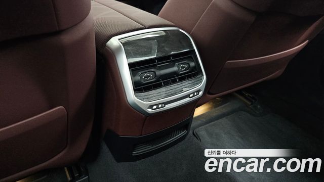 BMW 7-Series 2024 — photo 32