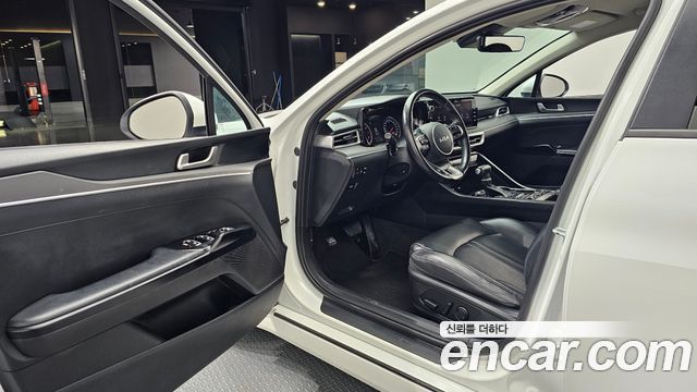 Kia K5 2022 — photo 13