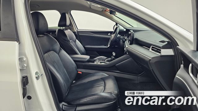 Kia K5 2022 — photo 17