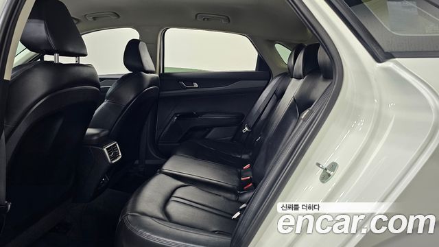 Kia K5 2022 — photo 16