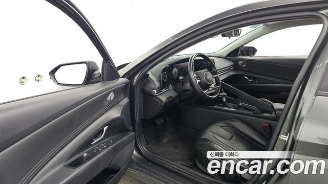 Hyundai AVANTE 2023 — photo 13