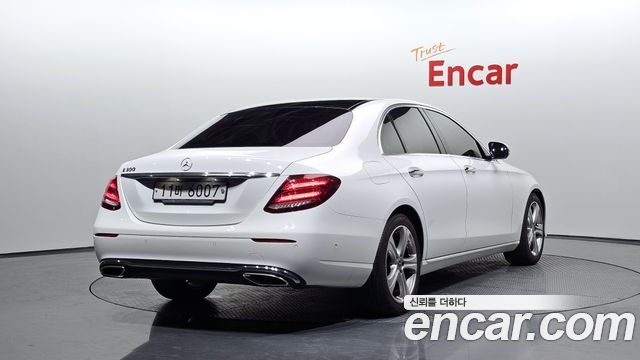 Mercedes-Benz E-Class 2018 — photo 2