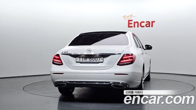Mercedes-Benz E-Class 2018 — photo 4