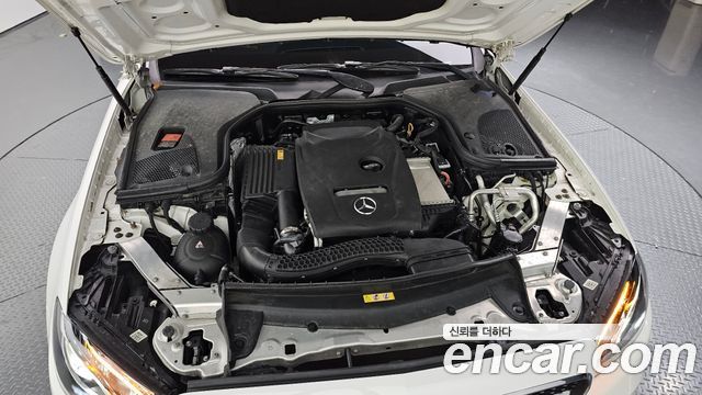 Mercedes-Benz E-Class 2018 — photo 6
