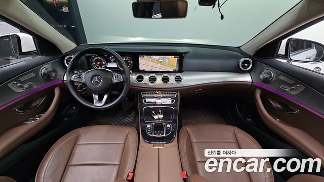 Mercedes-Benz E-Class 2018 — photo 10