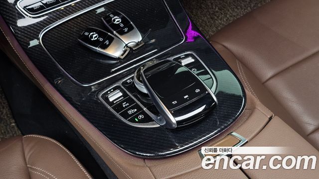 Mercedes-Benz E-Class 2018 — photo 12