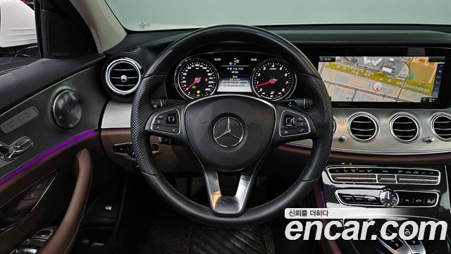 Mercedes-Benz E-Class 2018 — photo 19