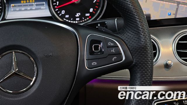 Mercedes-Benz E-Class 2018 — photo 22