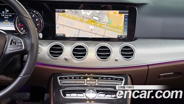 Mercedes-Benz E-Class 2018 — photo 26