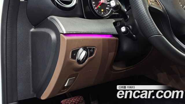 Mercedes-Benz E-Class 2018 — photo 28