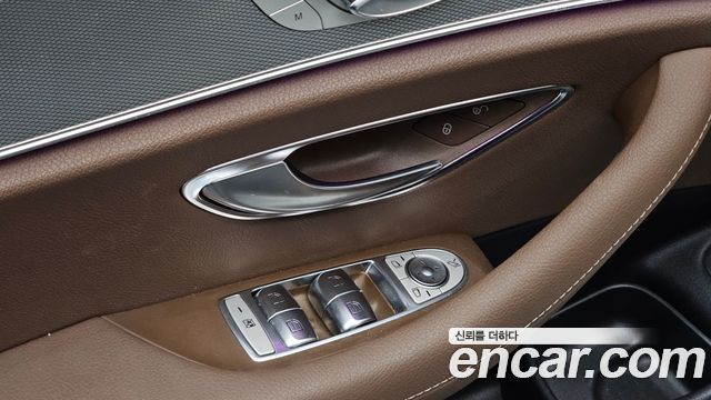 Mercedes-Benz E-Class 2018 — photo 29
