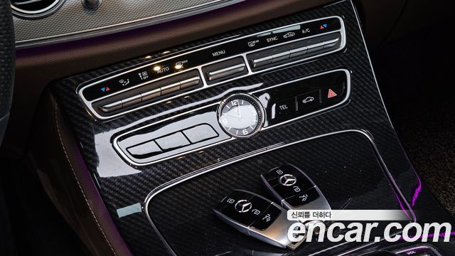 Mercedes-Benz E-Class 2018 — photo 31