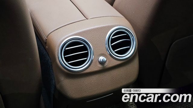 Mercedes-Benz E-Class 2018 — photo 32