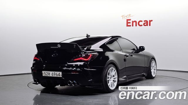 Hyundai Genesis 2010 — photo 2