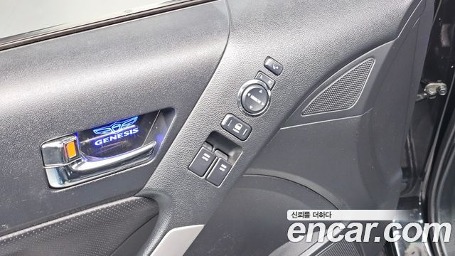 Hyundai Genesis 2010 — photo 17