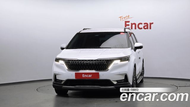 Kia Canival 2023 — photo 3