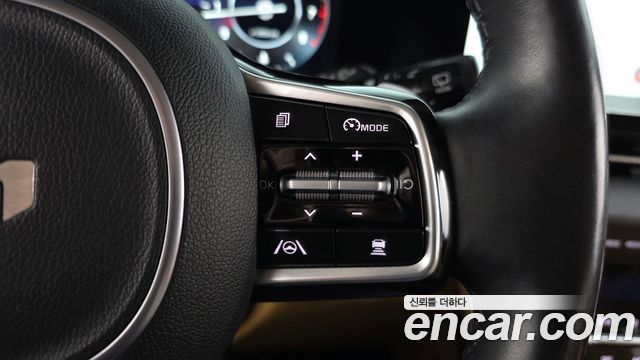 Kia Canival 2023 — photo 16