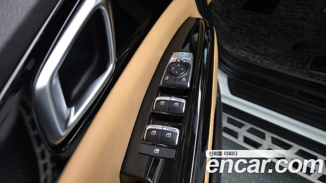 Kia Canival 2023 — photo 18