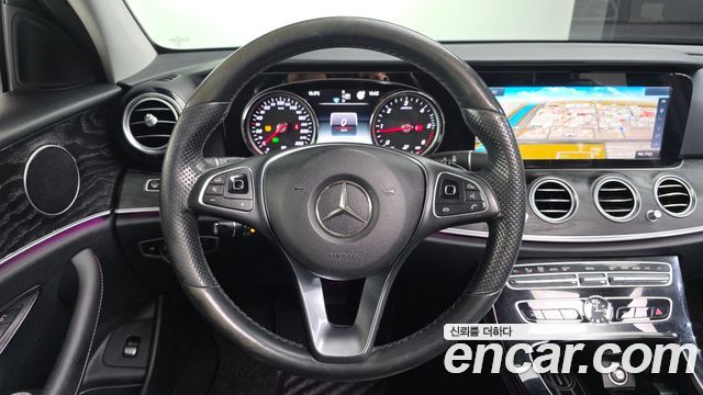 Mercedes-Benz E-Class 2017 — photo 13