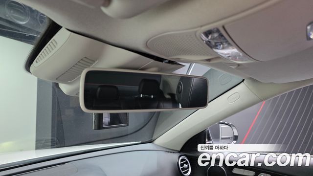 Mercedes-Benz E-Class 2017 — photo 19