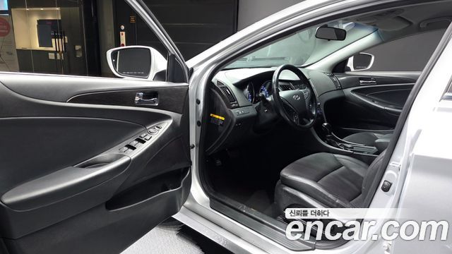 Hyundai Sonata 2013 — photo 13
