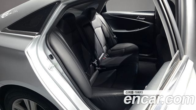 Hyundai Sonata 2013 — photo 17