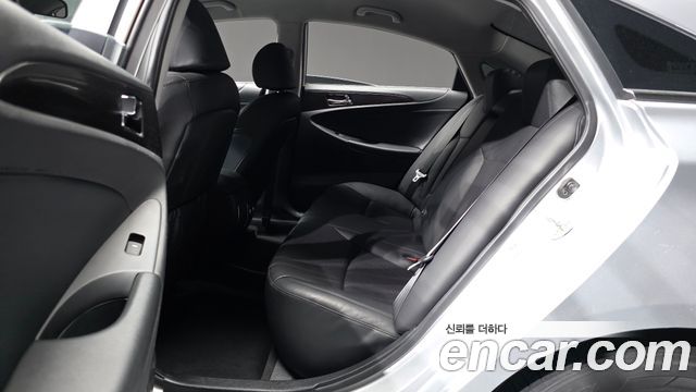 Hyundai Sonata 2013 — photo 18