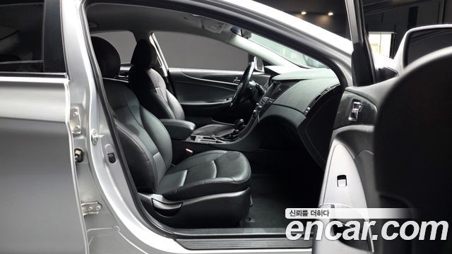 Hyundai Sonata 2013 — photo 16