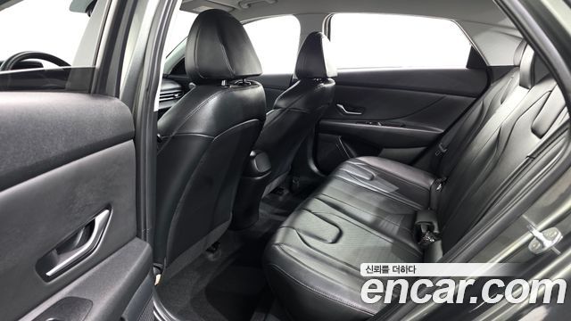 Hyundai AVANTE 2021 — photo 17