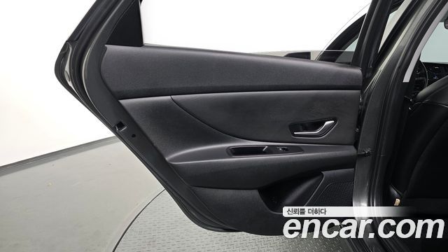 Hyundai AVANTE 2021 — photo 15