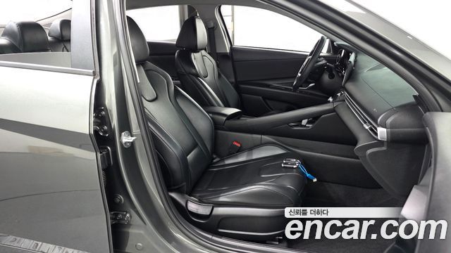 Hyundai AVANTE 2021 — photo 16