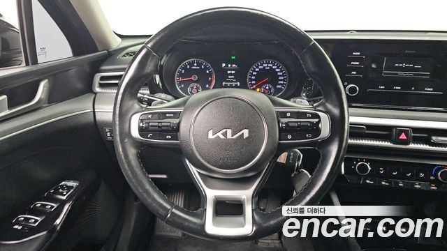 Kia K5 2023 — photo 22