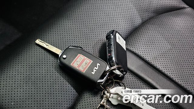 Kia K5 2023 — photo 24