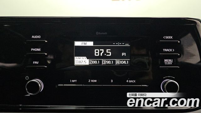 Kia K5 2023 — photo 25