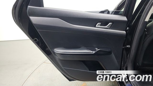 Kia K5 2023 — photo 15