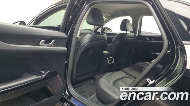 Kia K5 2023 — photo 16