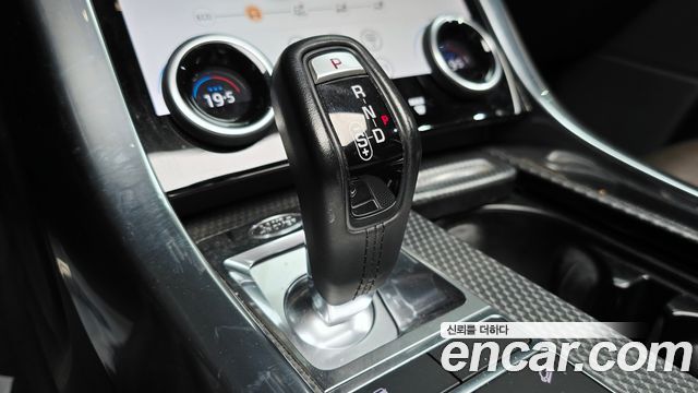 Land Rover Range Rover Sport 2019 — photo 9
